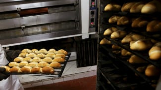 Boikot Sari Roti, Muhammadiyah Surabaya Bikin Roti Almaidah