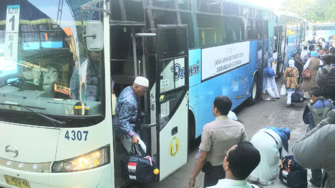 Jemaah haji Surabaya kembali ke Tanah Air