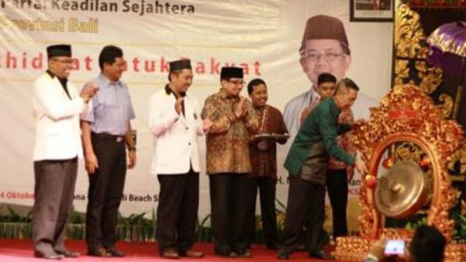 Gubernur Bali, Made Mangku Pastika, buka Muswil PKS