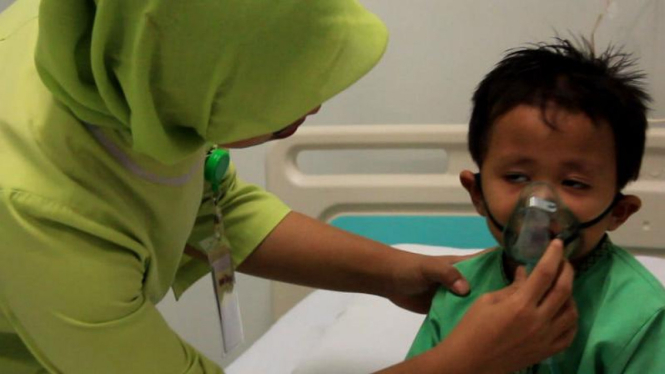 Anak-anak Korban ISPA Berjatuhan di Riau