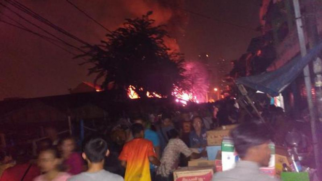 Kebakaran di Pasar Sabeni, Tanah Abang, Jakarta Pusat.