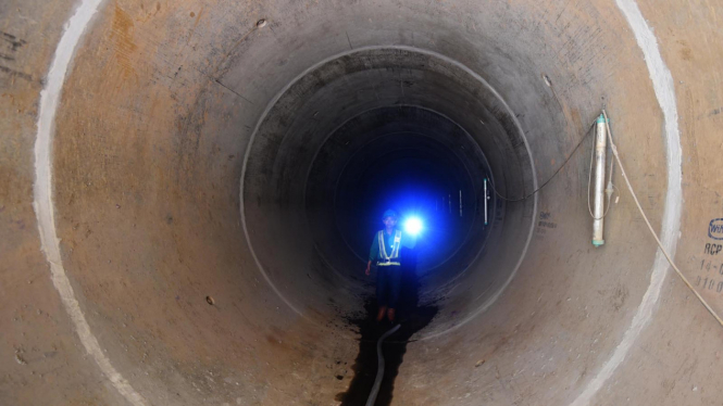 Pengerjaan Sodetan Kali Ciliwung - KBT