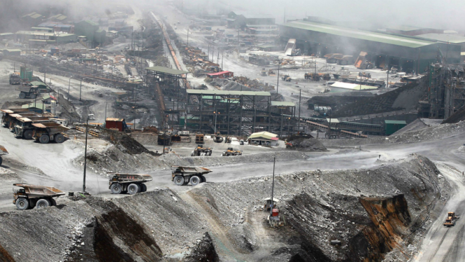 Tambang Freeport di Papua.