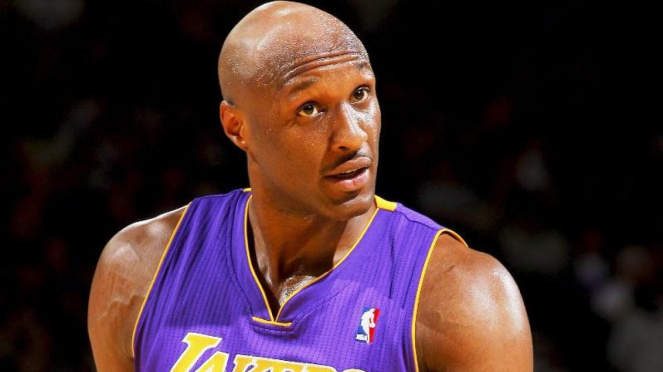 Lamar Odom kala memperkuat LA Lakers di NBA.