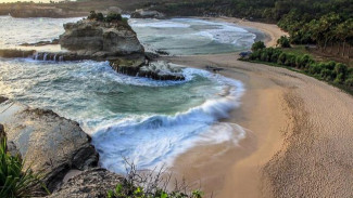Terungkap, Rahasia Pantai Klayar yang Traveler Harus Tahu