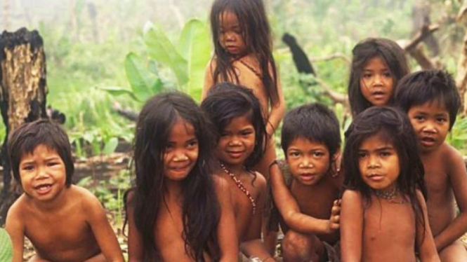 Anak-anak Suku Anak Dalam atau Kubu di Jambi