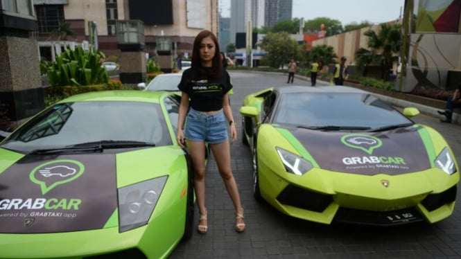 GrabCar Lamborghini di senayan city