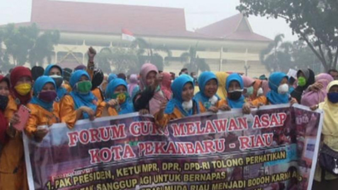 Asap Kian Parah, Dosen dan Guru Riau Tuntut Jokowi Mundur