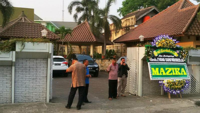 Keluarga Besar Jokowi Berkumpul di Rumah Duka