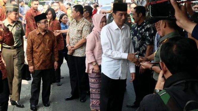 Jokowi Disebut Cucu Kesayangan Neneknya