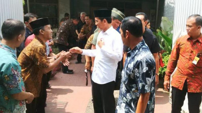 Presiden Joko Widodo melayat sang nenek