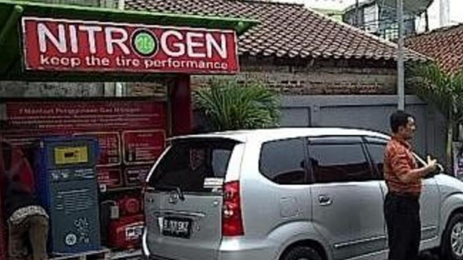 Isi angin pakai nitrogen.