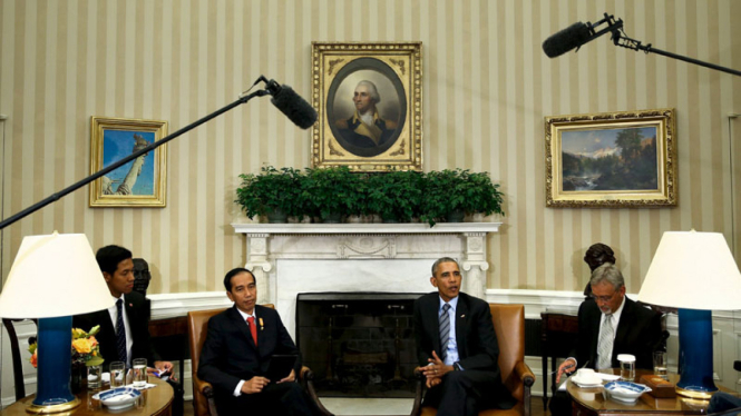 Gaya Presiden Jokowi Saat Bertemu Obama di Gedung Putih 