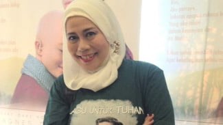 Masya Allah, Cerita Manis Buah Keikhlasan Dewi Yull Diceraikan Rey Sahetapi