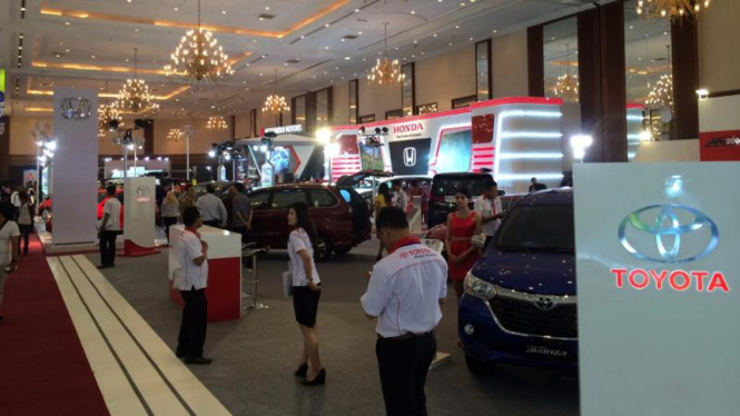 Booth Toyota di Jakarta Auto Show 2015.