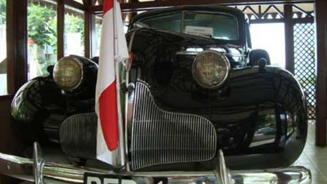 Mobil pertama milik Bung Karno.