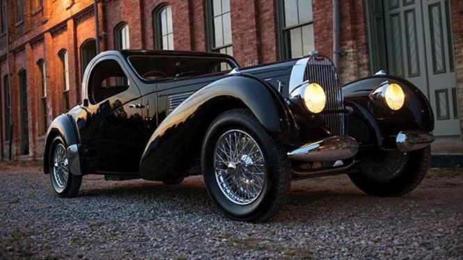 Bugatti 57C Atalante.