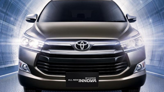 Toyota Innova terbaru.