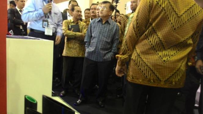 Wapres Jusuf Kalla saat membuka Indonesia Infrastructure Week 2015 