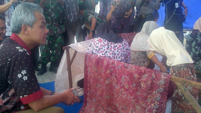 Ganjar Berencana Tambah Hari Berbatik bagi PNS Jateng