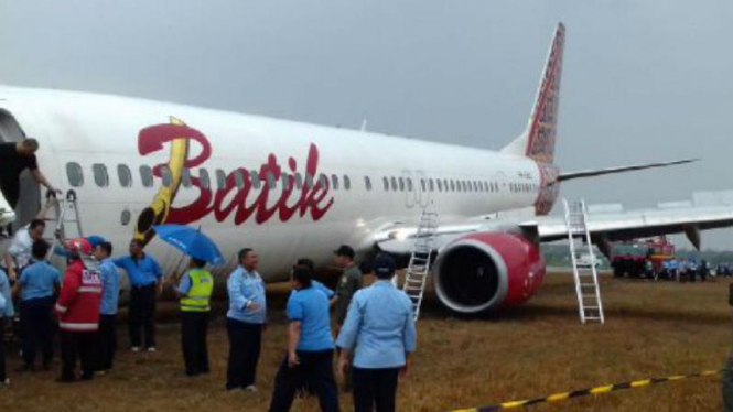 Pesawat Batik Air tergelincir di Bandara Adisucipto, Yogyakarta.