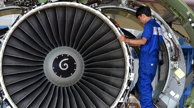 Perawatan pesawat di Garuda Maintenance Facility (GMF) 