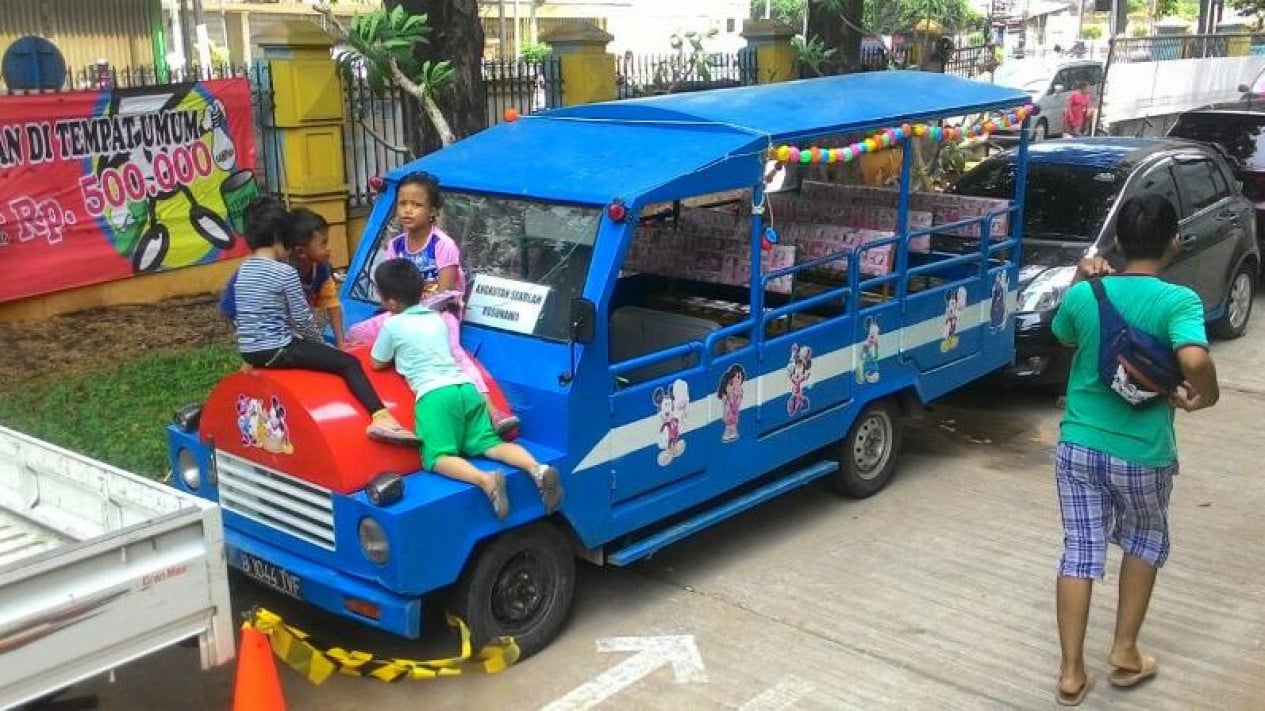 Odong Odong Jadi Transportasi Anak Sekolah Rusun Jatinegara