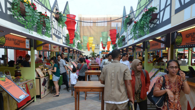 Jakarta Street Food Festival .