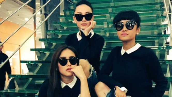 Ayu Ting Ting, Jupe, dan Zaskia Gotik