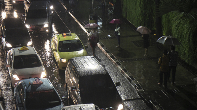 Jakarta diguyur hujan.