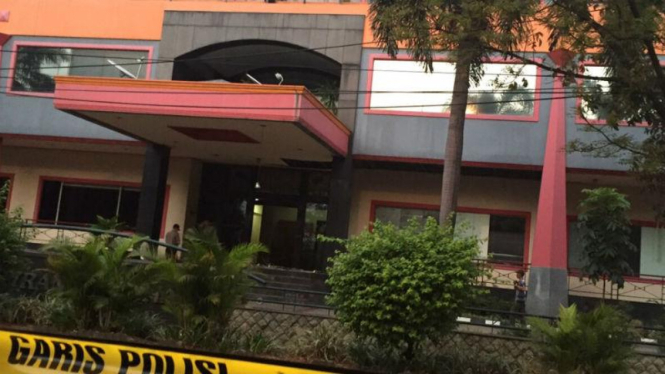 Ledakan granaat di Gedung Multi Kiranti Graha, Duren Sawit, Jakarta Timur.