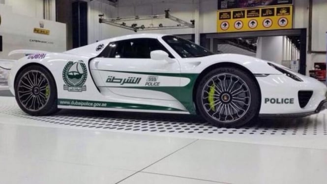 Porsche jadi armada polisi Dubai.
