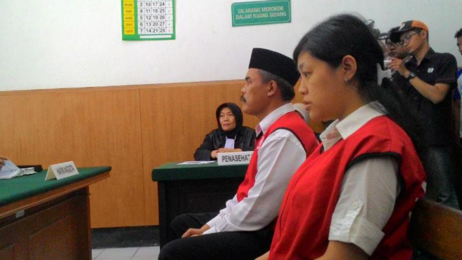Terdakwa Indri dan Abdul Latif saat sidang perkara penyalahgunaan narkotika.