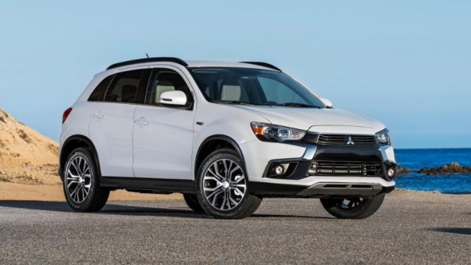 Mitsubishi Outlander Sport 2016.