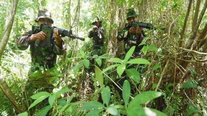 Latihan pengamanan daerah rawan TNI