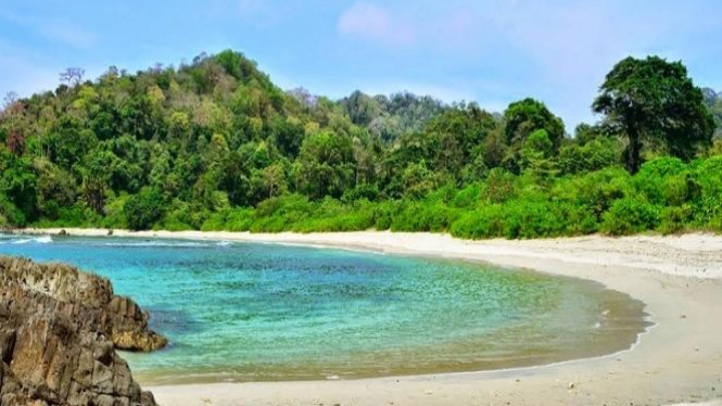 Lanskap Cantik Pantai Wedi Ireng Banyuwangi Viva