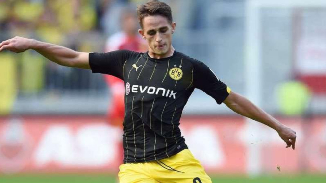 Pemain Borussia Dortmund, Adnan Januzaj