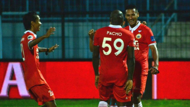 Pemain Persija Jakarta, Raphael Maitimo, rayakan gol