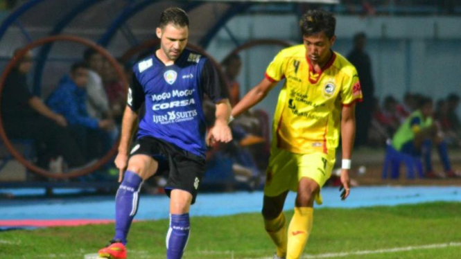 Pemain Arema Cronus, Antonio Espinosa Mossi (kiri)