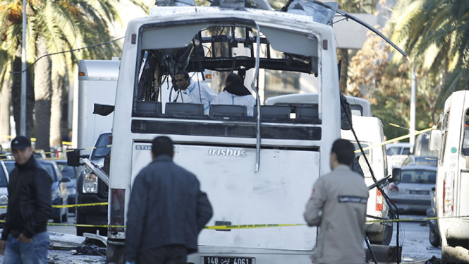 bus pengawal presiden tunisia yang terkena bom