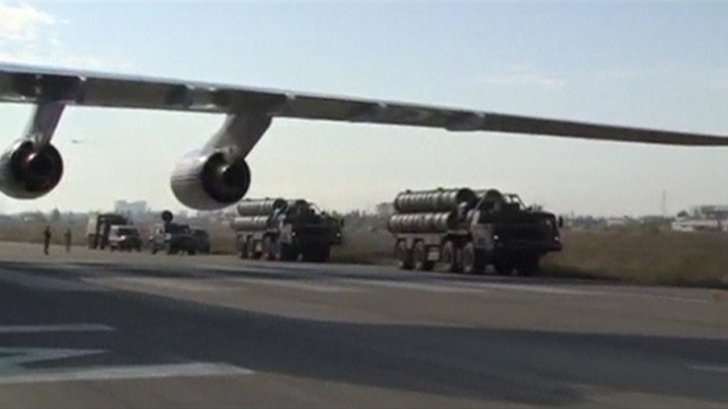 Pemerintah Rusia kirimkan rudal S-400 di Suriah.