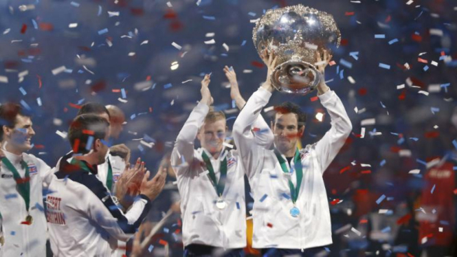 Andy Murray merayakan kemenangan di Piala Davis.