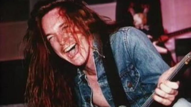 Mantan pemain bas Metallica, Cliff Burton.