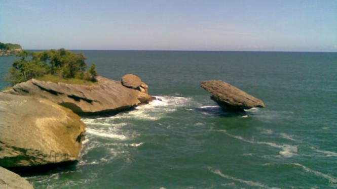 Panorama Alam Di Pantai Popoh Tulungagung Viva