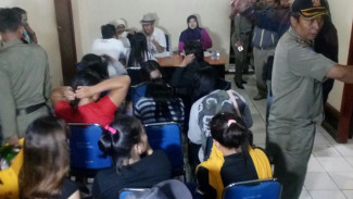 Aparat DKI Razia Pendatang Baru dan Pasangan Kumpul Kebo