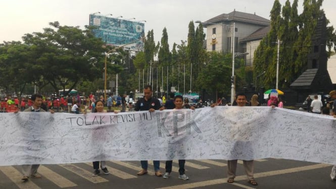 Ganjar Pranowo Tolak Revisi Undang-Undang KPK