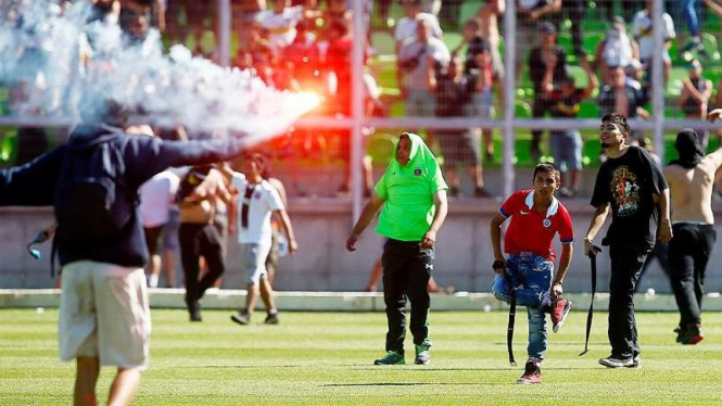 Kerusuhan suporter di Liga Chile Santiago Wanderers lawan Colo Colo