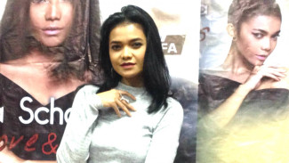 Foto Bersama Robby Purba, Citra Scholastika Diserbu Warganet