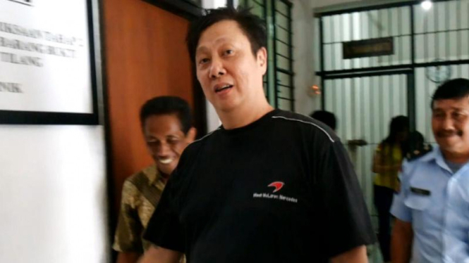 Remas Dada Wanita, Seteru Bos Hotel Pullman Dibui