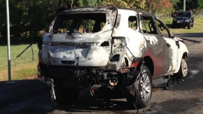 Mobil Ford yang terbakar saat diuji coba wartawan. Ilustrasi.